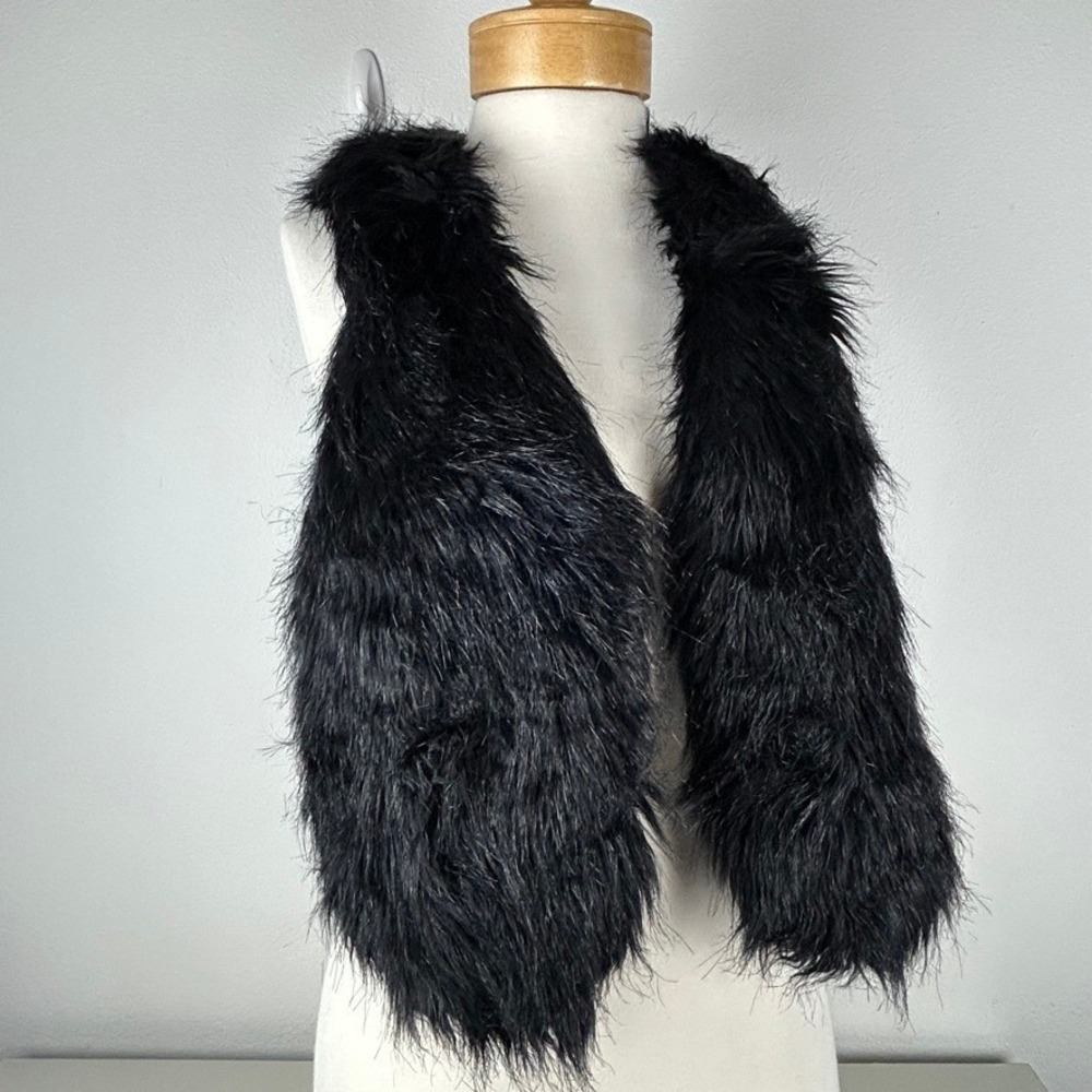 Black Faux Fur Vest Sleeveless Medium/Large Black Cat Large ML Fuzzy Outerwear - Picture 2 of 9